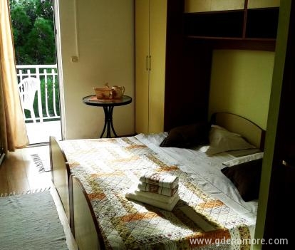 BED AND BREAKFAST "IL GABBIANO", private accommodation in city Baška Voda, Croatia